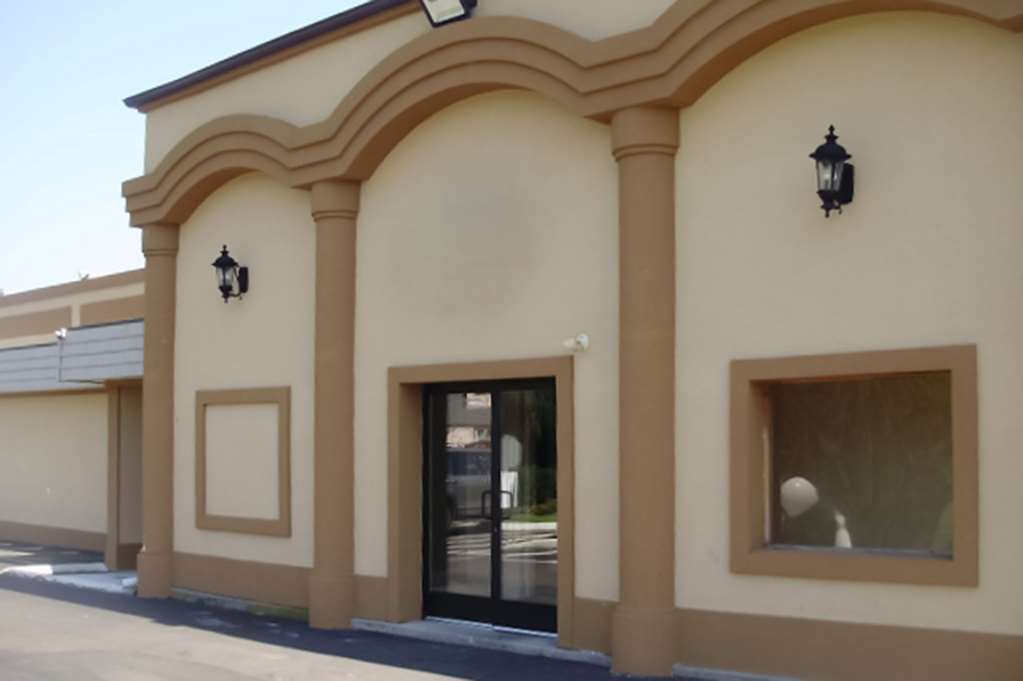 לויטאון Knights Inn Bristol מראה חיצוני תמונה