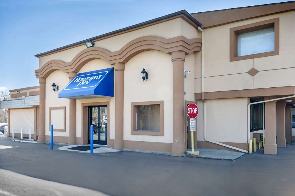 לויטאון Knights Inn Bristol מראה חיצוני תמונה
